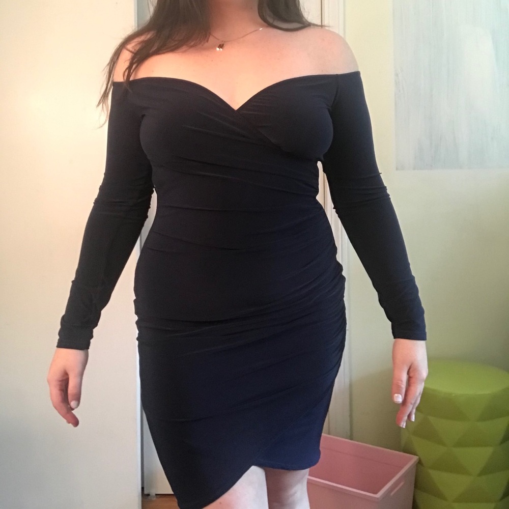 Off the shoulder long sleeve bodycon dress